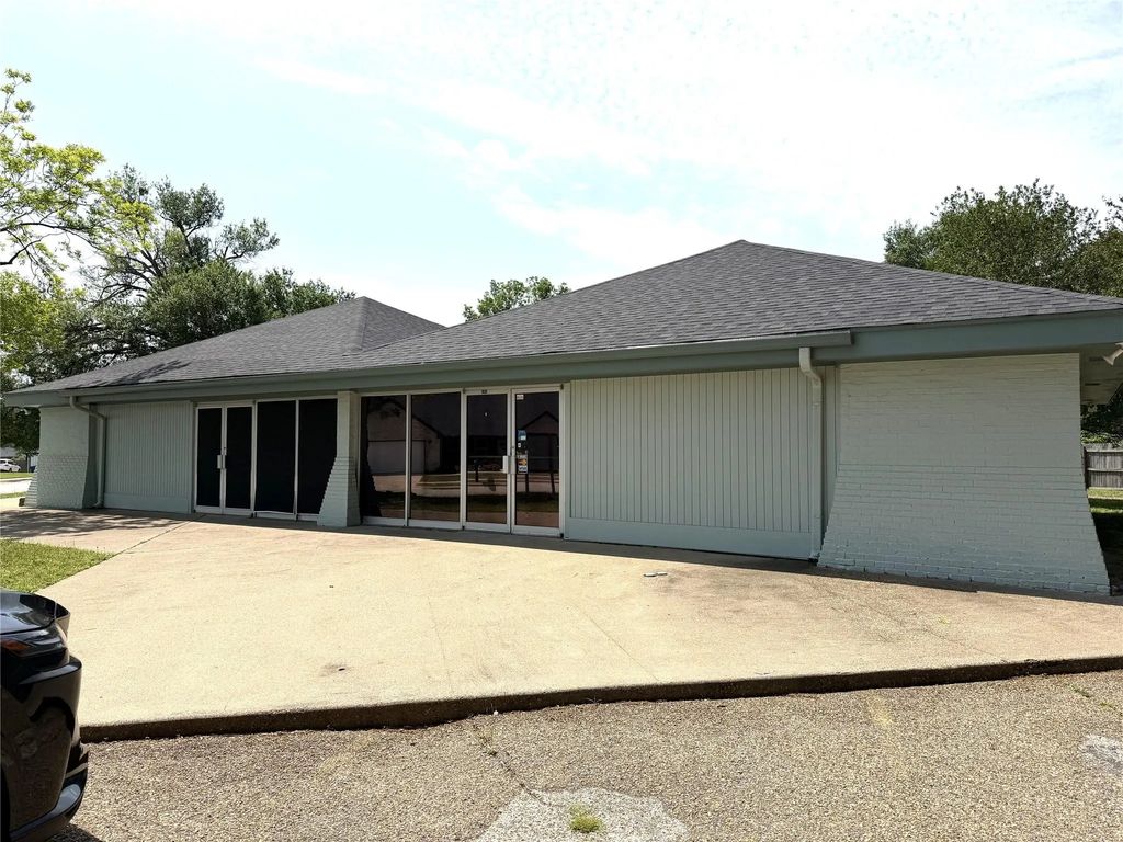 406 Lindsey Lane, Athens