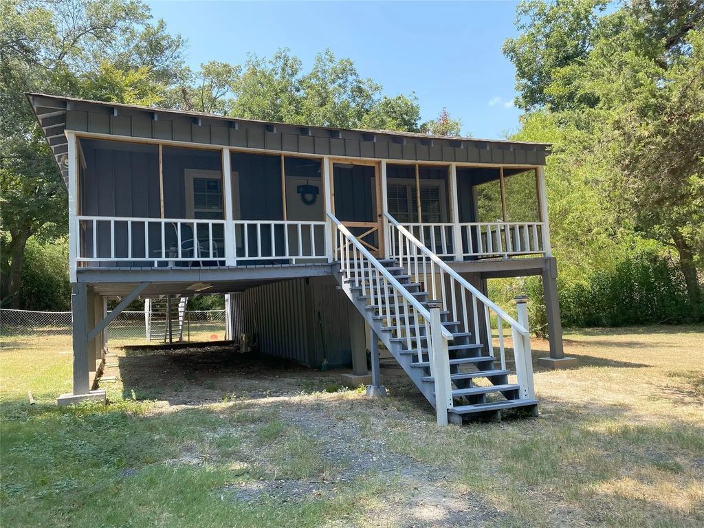 10476 Buffalo, Wills Point