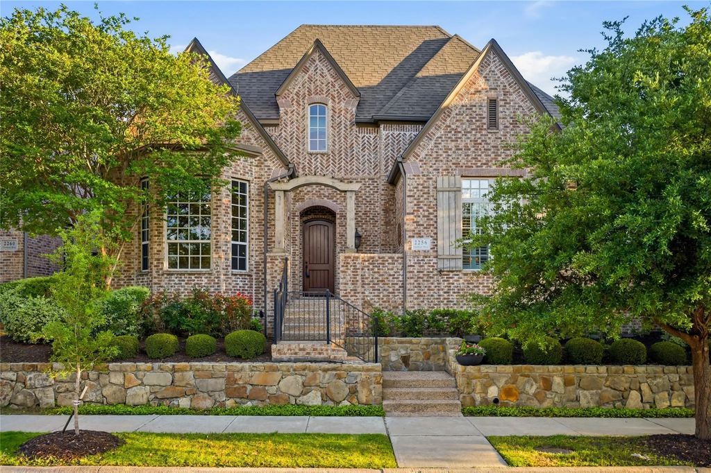 2256 Cardinal Boulevard, Carrollton