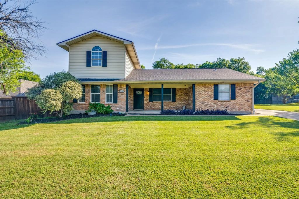 110 Weaver Street, Forney