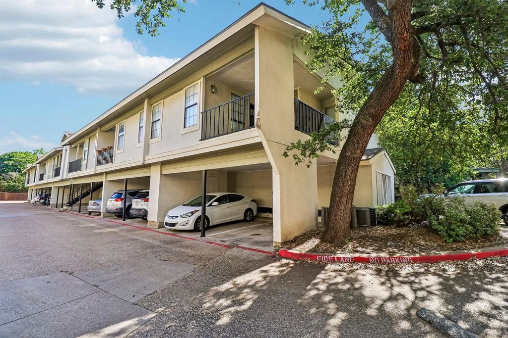 9607 Walnut Street 11107, Dallas