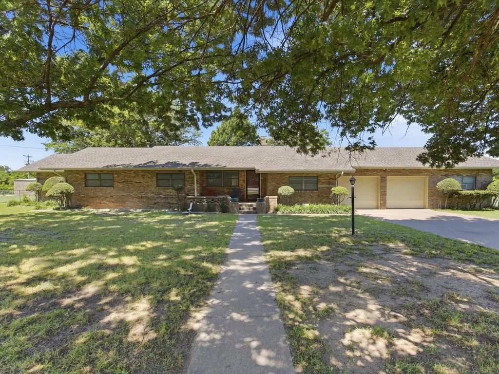 7642 Tx-175, Montague