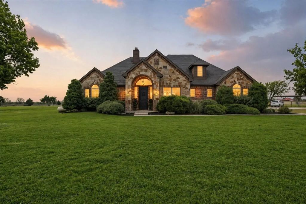 542 Pierce Road, Red Oak