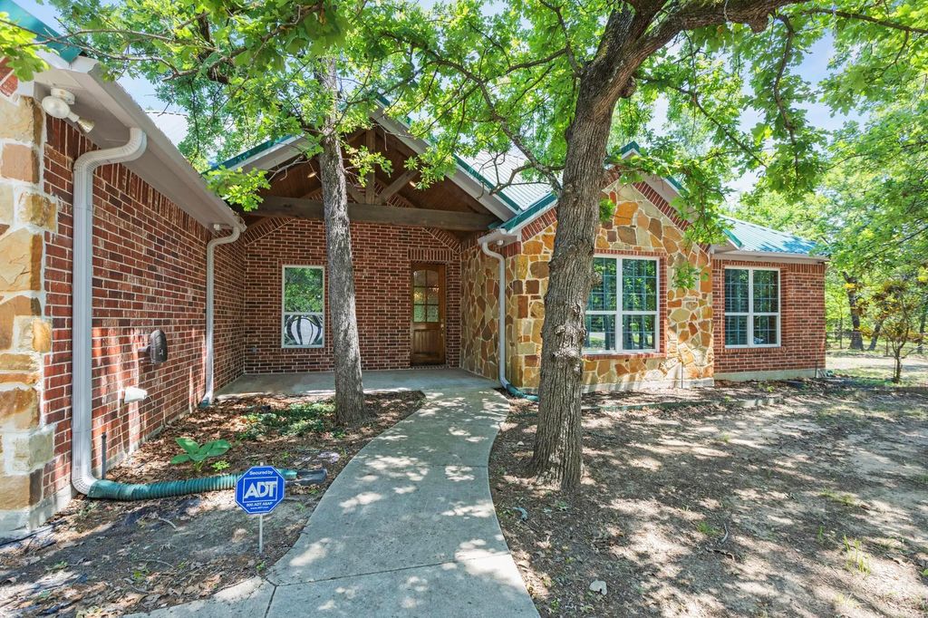 6373 Hidden Oaks Drive, Quinlan