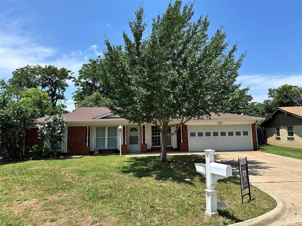 2108 Lejuan Court, Arlington