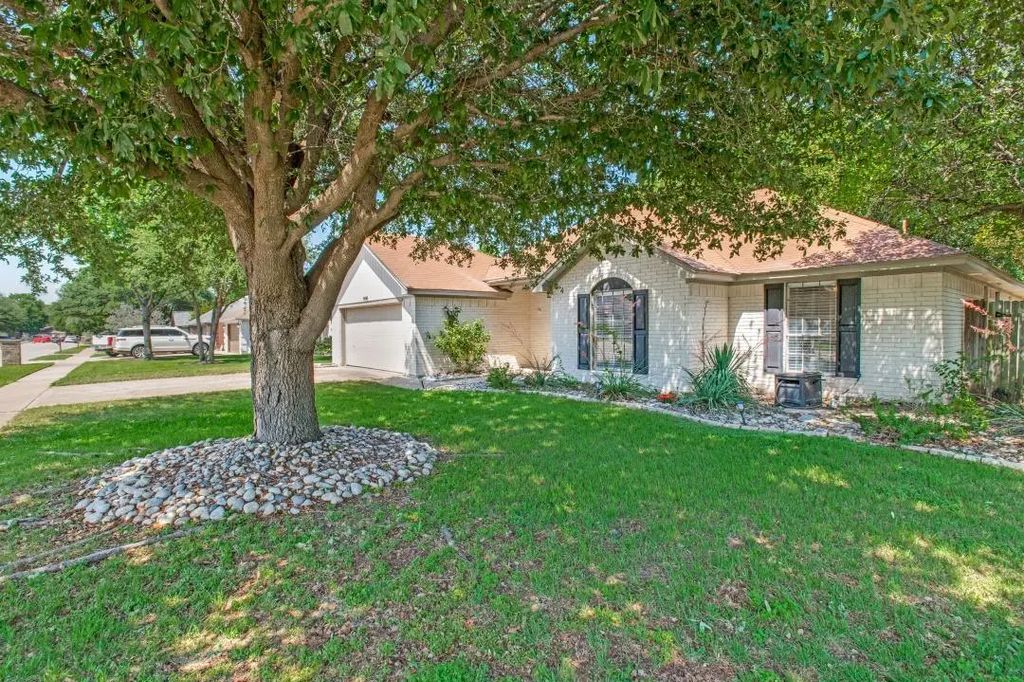 7100 Windhaven Road, North Richland Hills