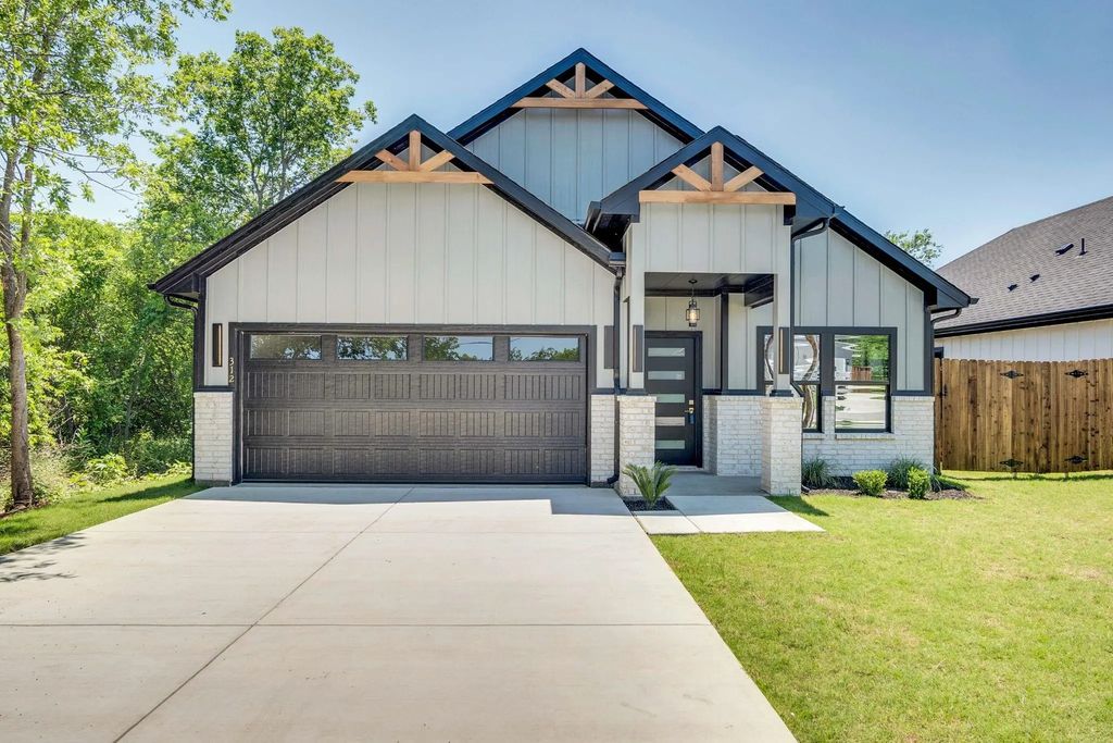 312 Matthew Street, Hillsboro