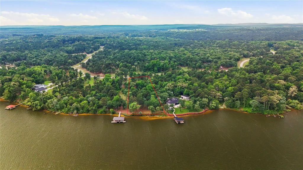 3150 Shadow Pine Drive, Larue
