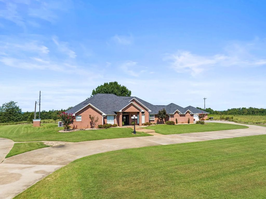 3673 County Road 4550, Mount Pleasant