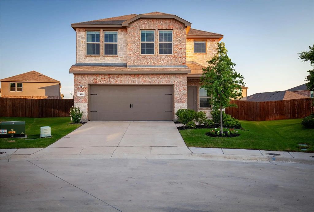 1506 Usal Court, Forney
