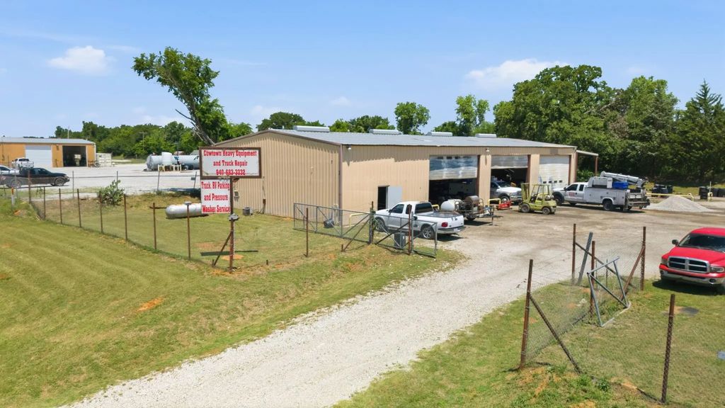 315 Highway 114, Bridgeport