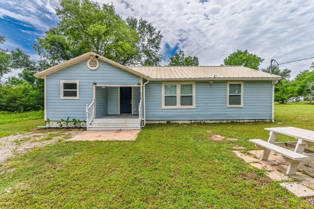 208 Lee Ivie Lane, Emory