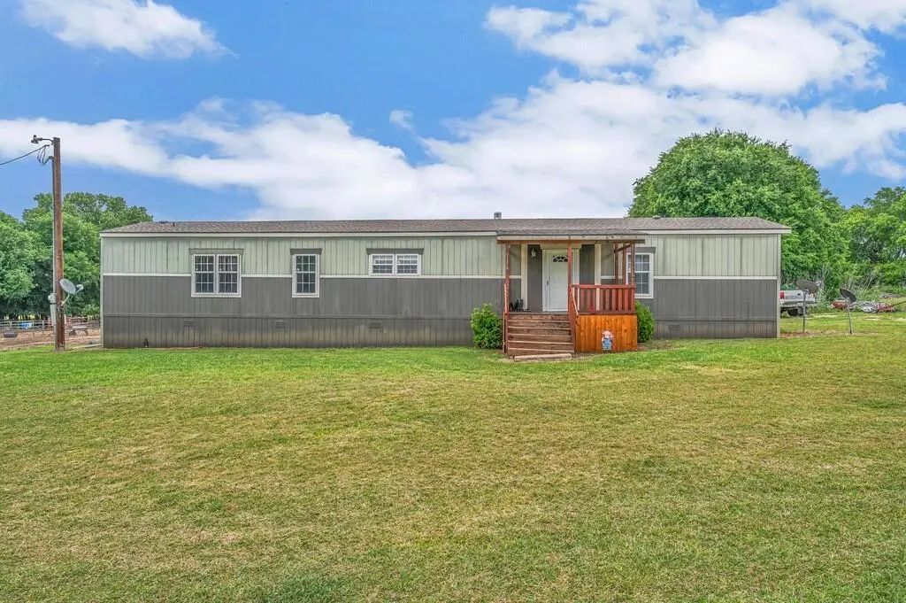 1176 Blue Cut Road N, McGregor