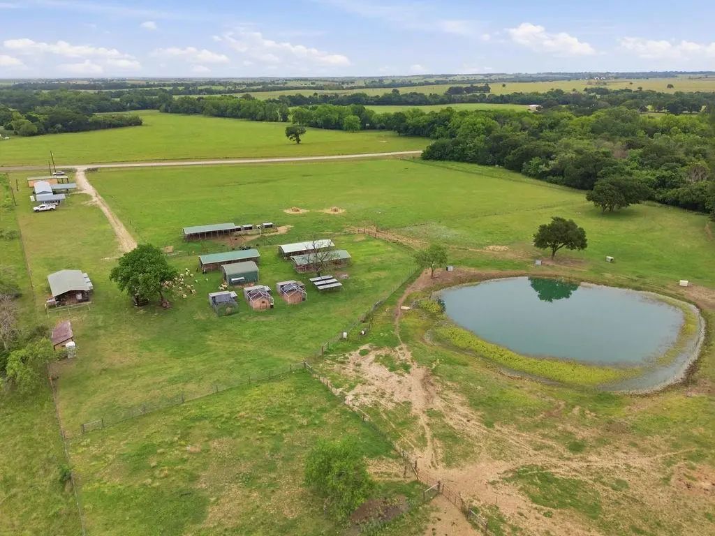 7956 Fm 2114, Hubbard