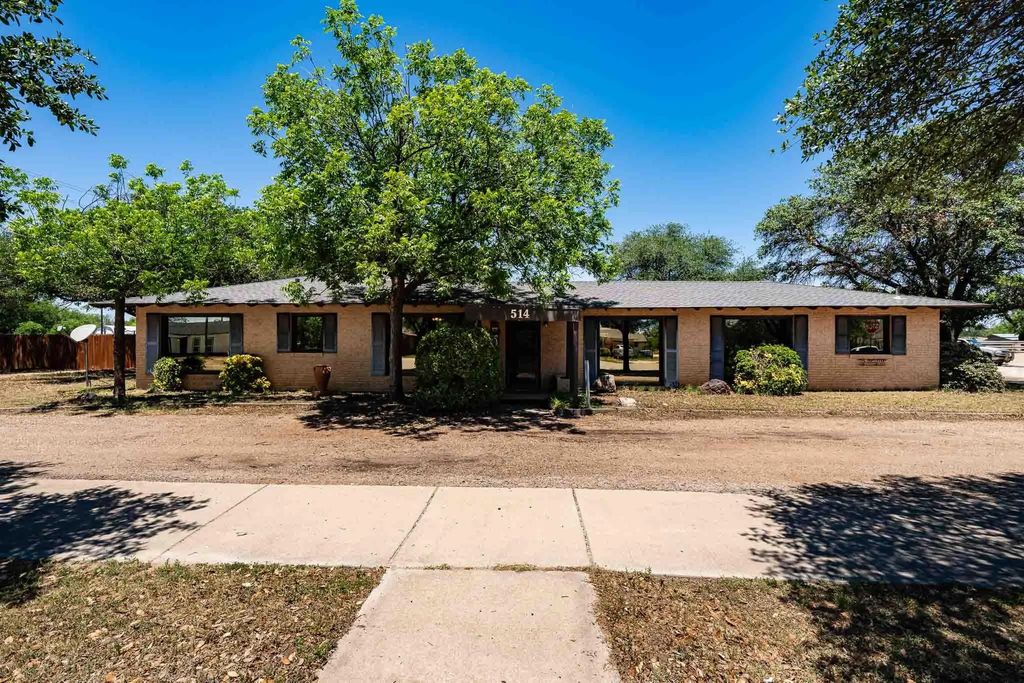 514 W Lake Drive, Hamlin