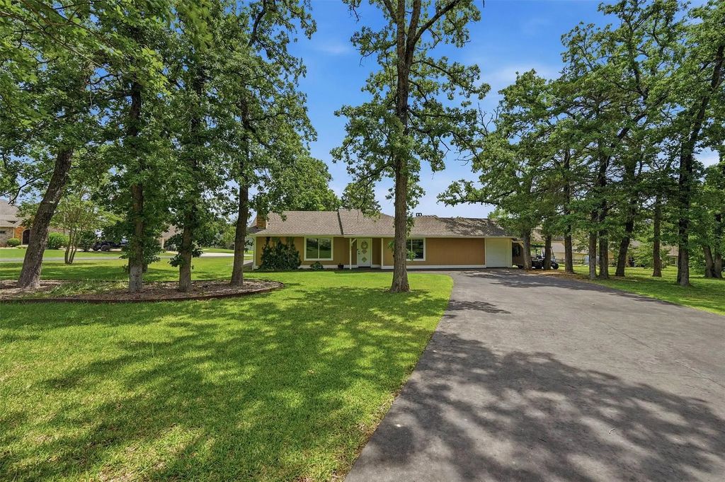 100 Cayuga Cove, Lake Kiowa