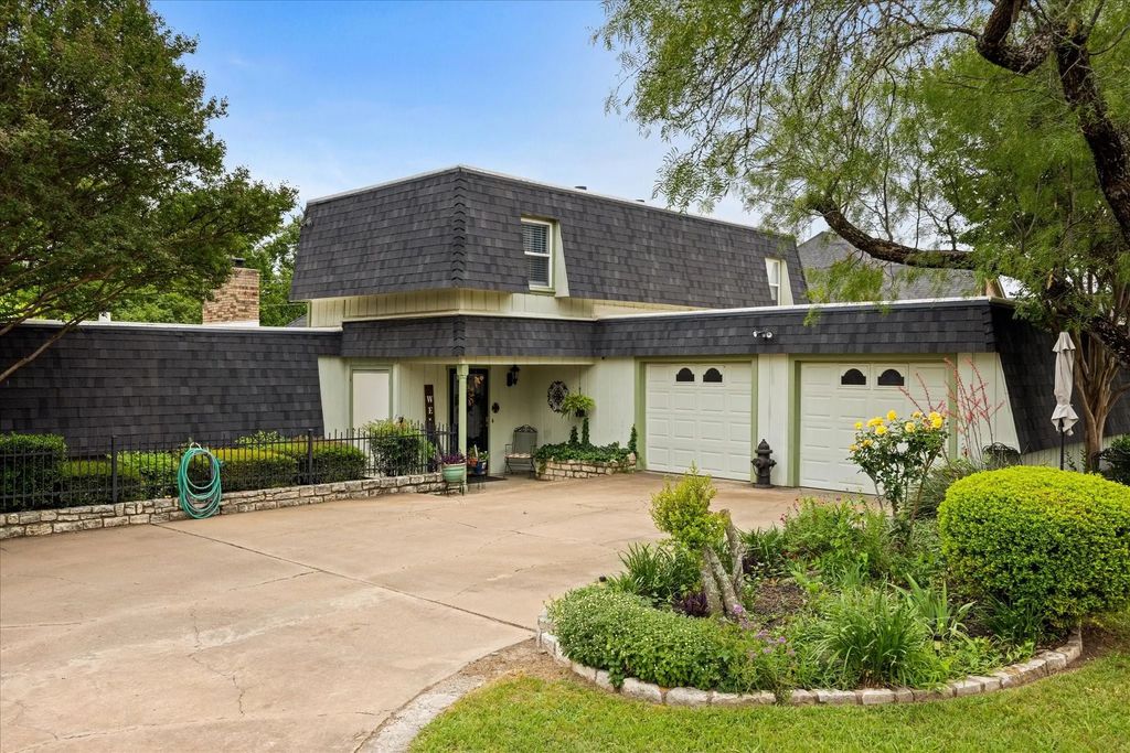 5007 Comanche Drive, Granbury