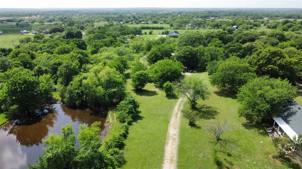 806 Old Base Road, Aurora
