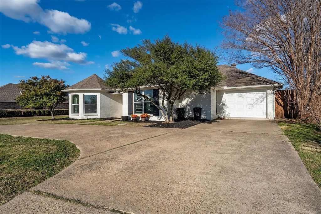 300 Rash Lane, Terrell