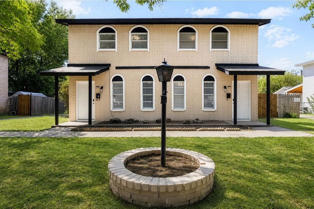 2406 Hollandale Circle, Arlington