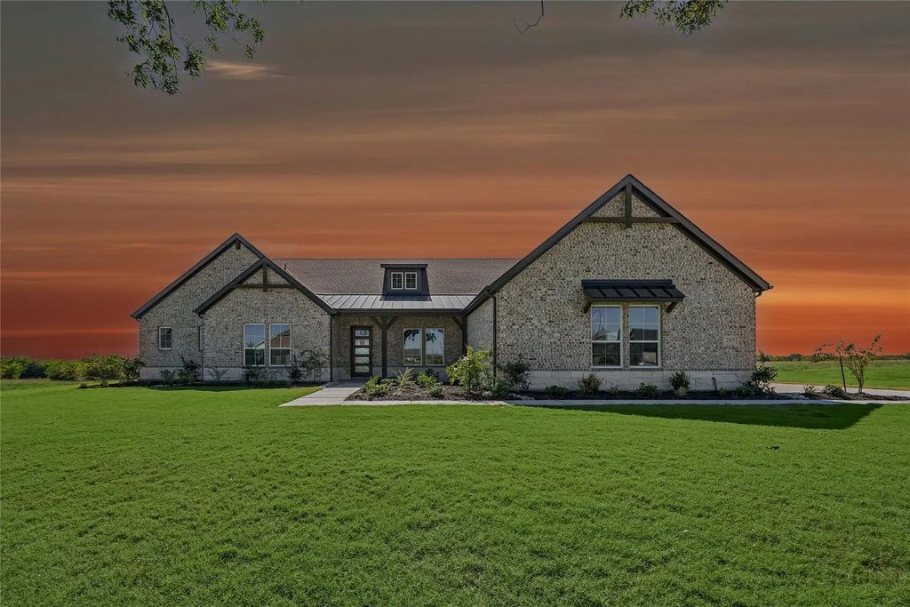 205 Cobb Road, Leonard