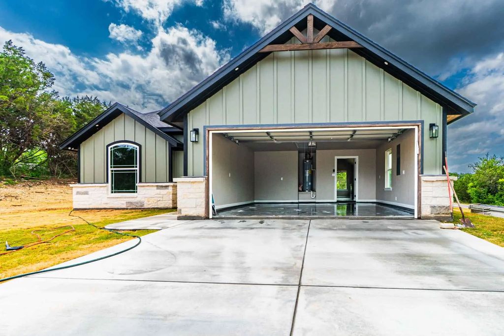 916 Mojave Trail, Granbury