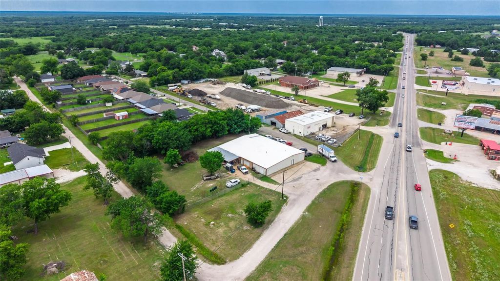 203 Norton Street, Lone Oak