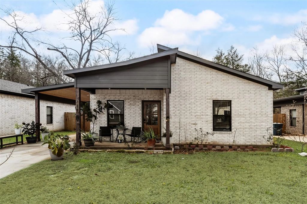 718 E Crawford Street, Denison
