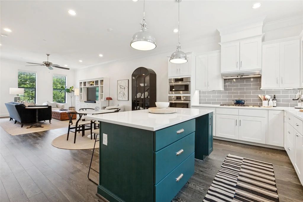 7333 Valley View Lane 604, Dallas
