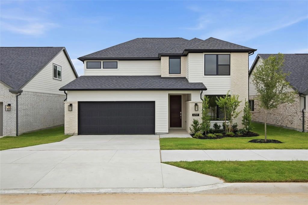 6717 Serenity Drive, Fort Worth