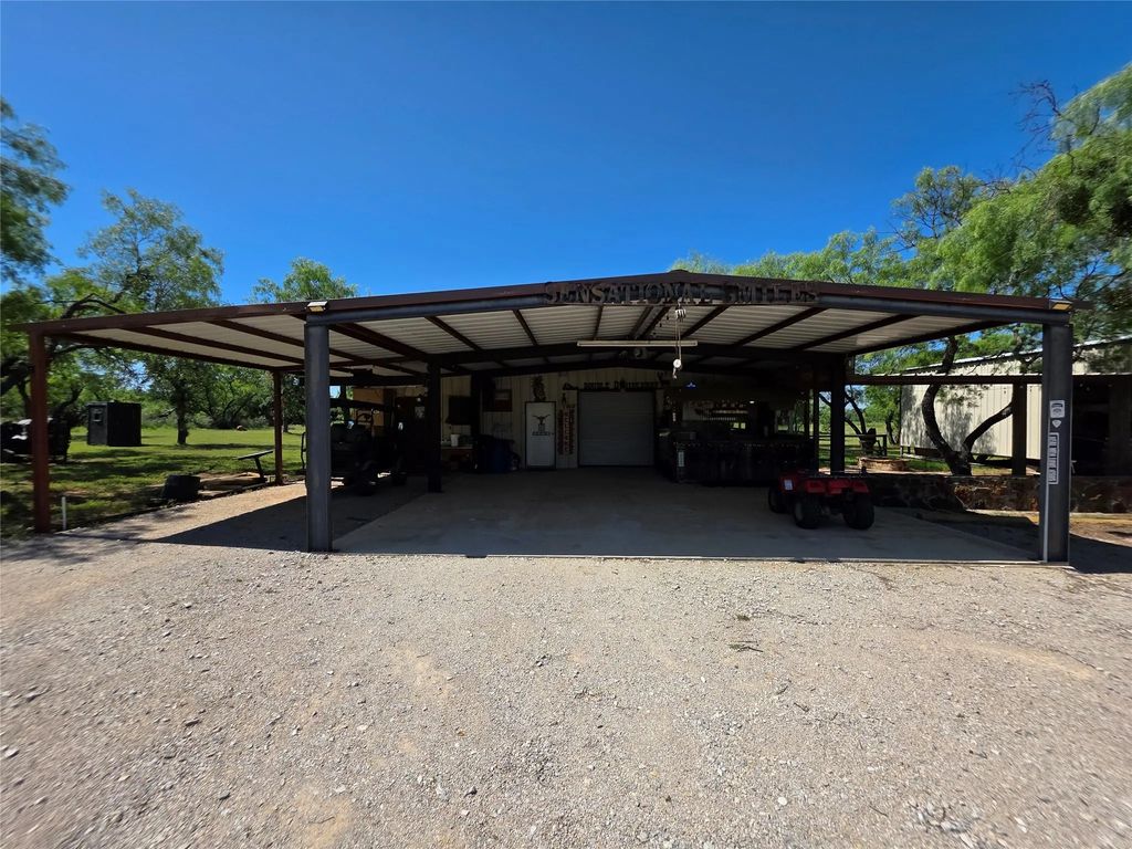 13915 County Road 237, Brownwood