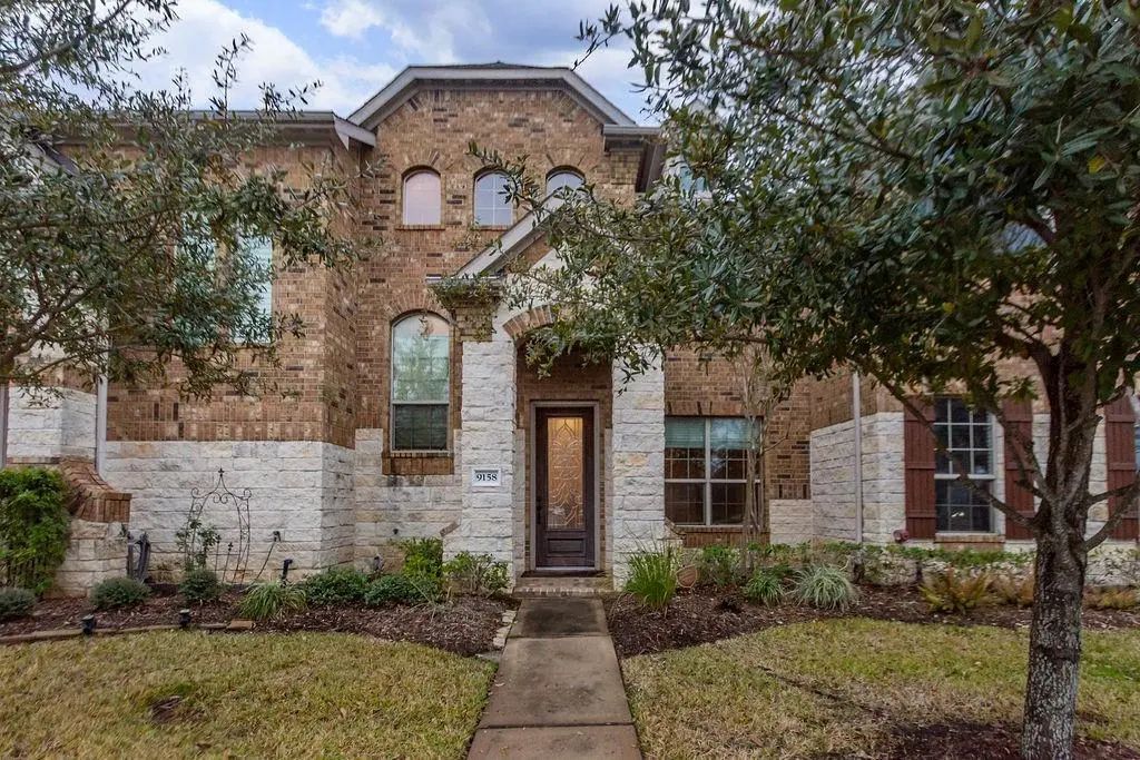 9158 Sunlight Oak Lane, Houston