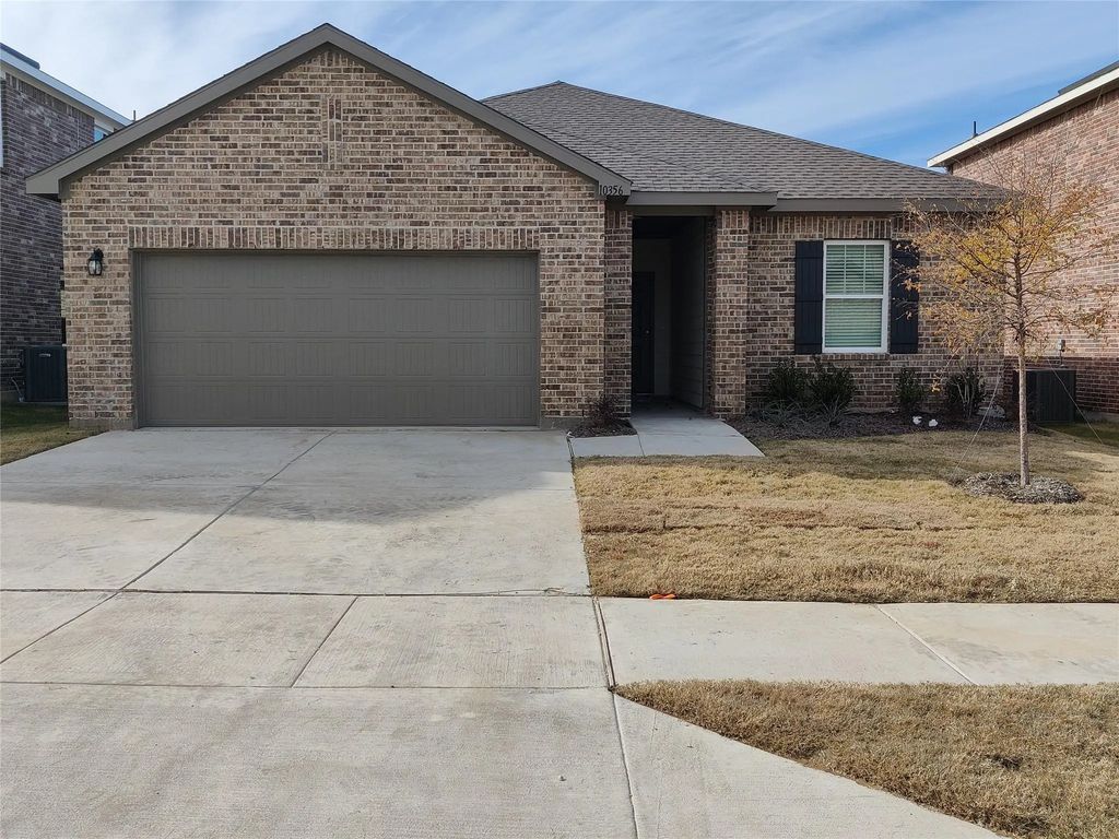 10356 Holycross Lane, Fort Worth