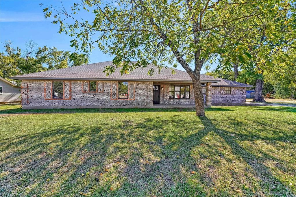 608 North Avenue, Whitesboro
