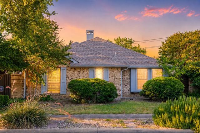 621 Woodway Lane, Richardson