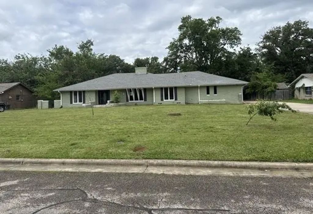 320 Highland Drive, Sulphur Springs
