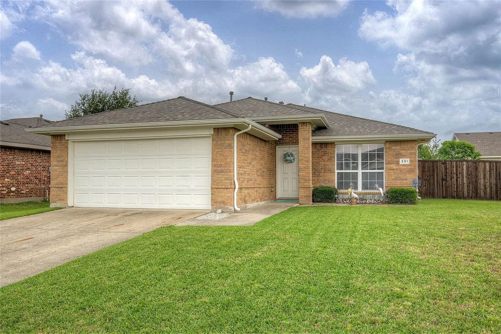 231 Willow Creek Lane, Terrell