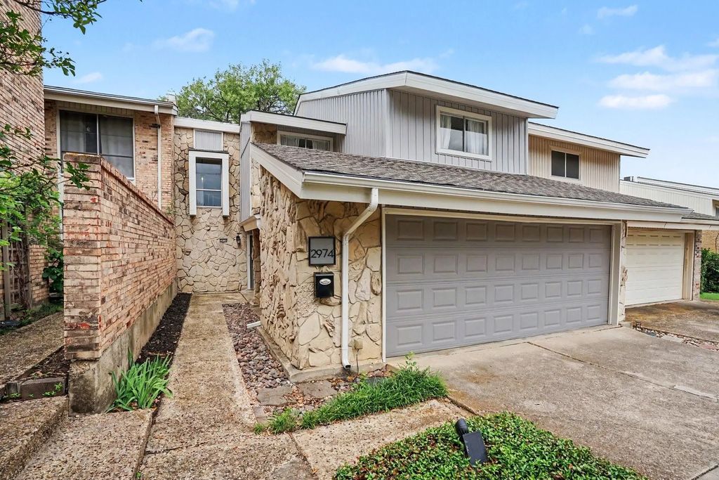 2974 Country Place Circle, Carrollton