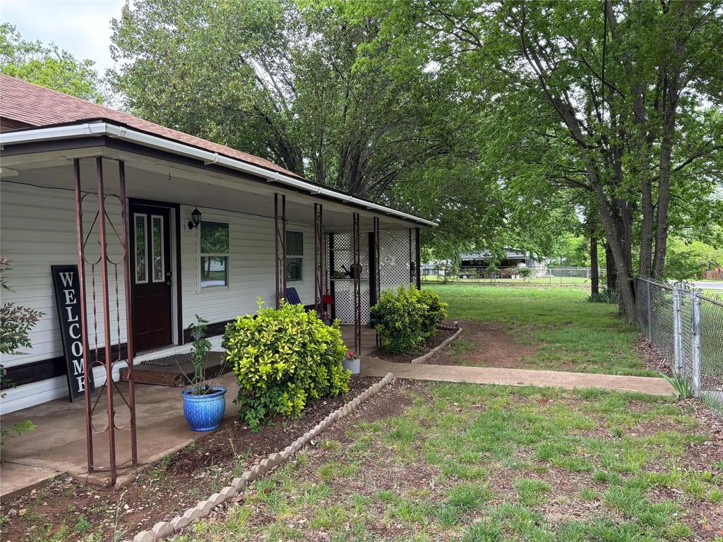 1001 Star Street, Denison