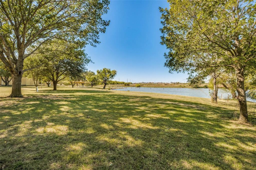 5547 Woodland Hills Drive, Denton