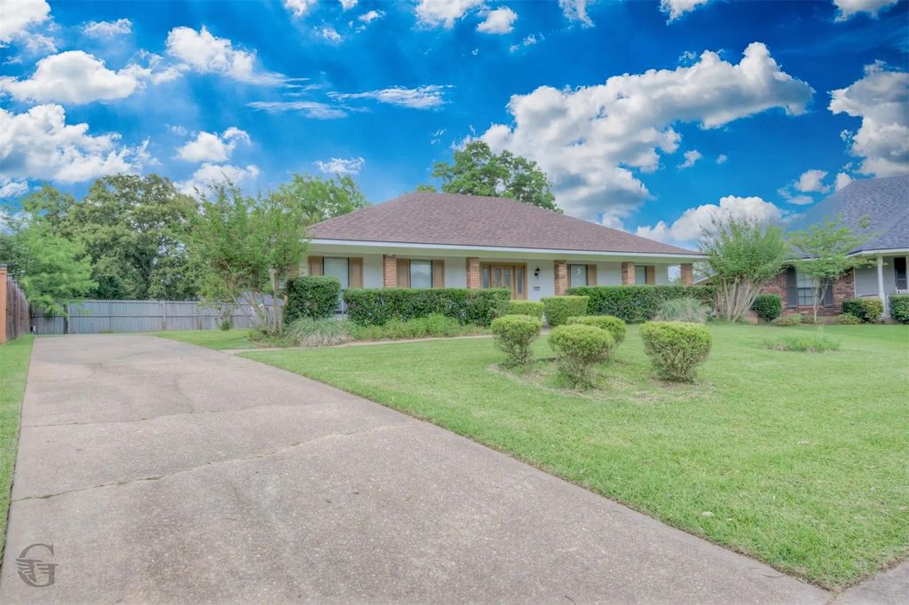 1407 Edgemont Circle, Bossier City