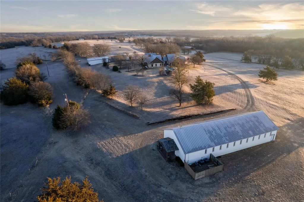 1922 Bethel Cannon Road, Whitewright