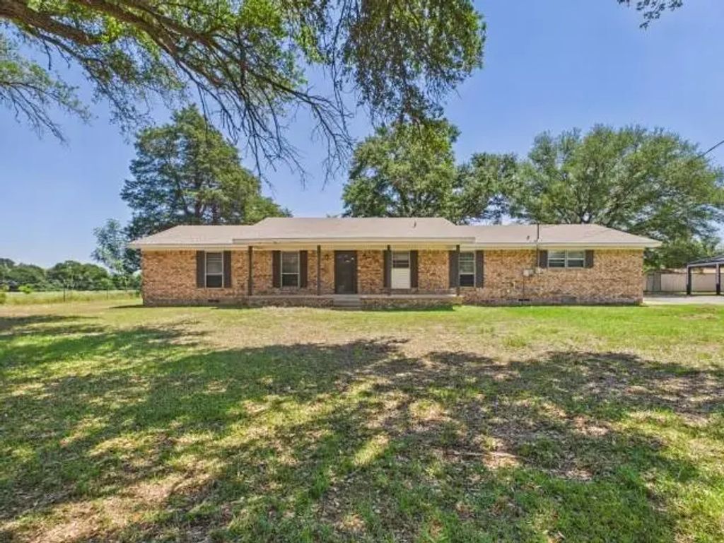 8677 State Highway 19 S, Athens