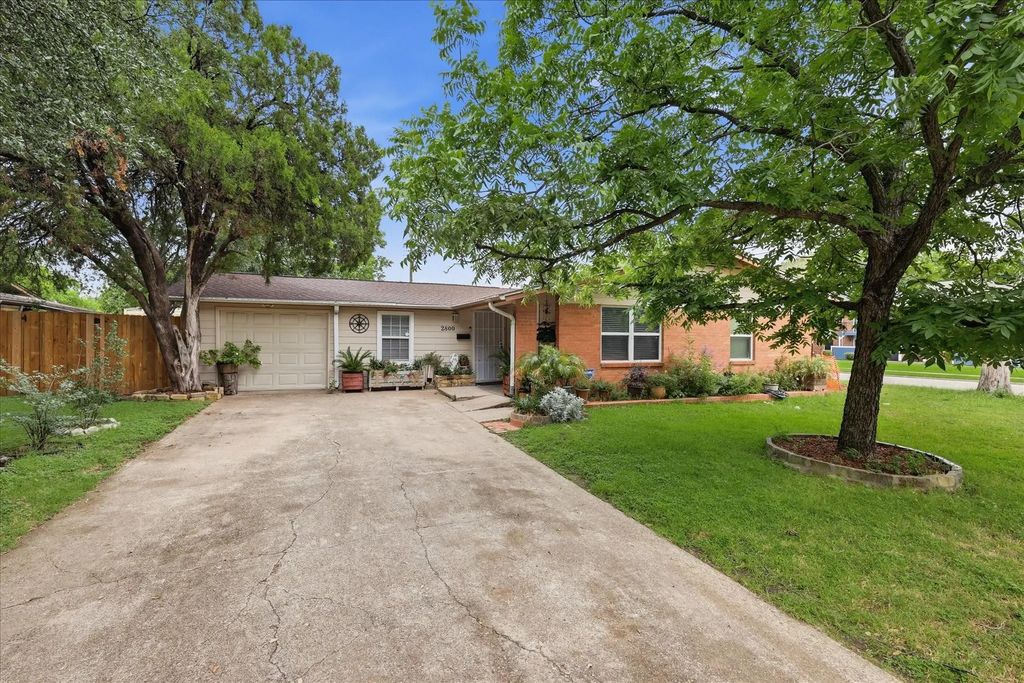 2800 Brockbank Drive, Irving