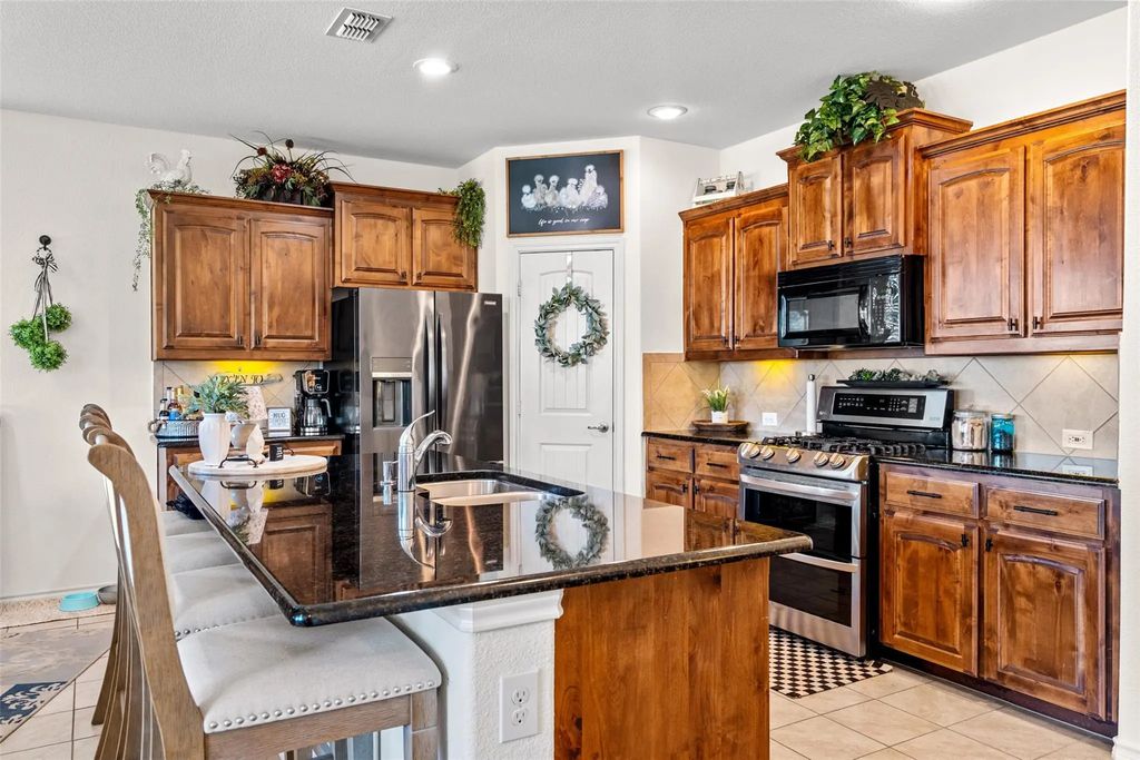 1737 Kachina Lodge Road, Fort Worth