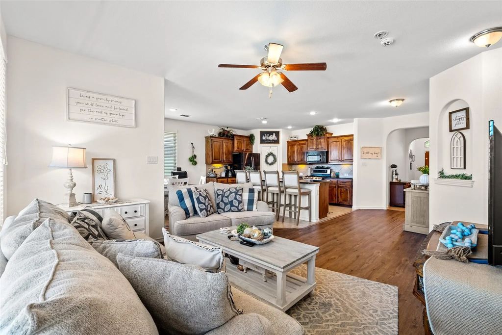 1737 Kachina Lodge Road, Fort Worth