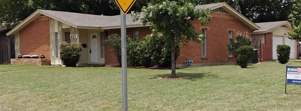 423 Columbia Circle, Irving