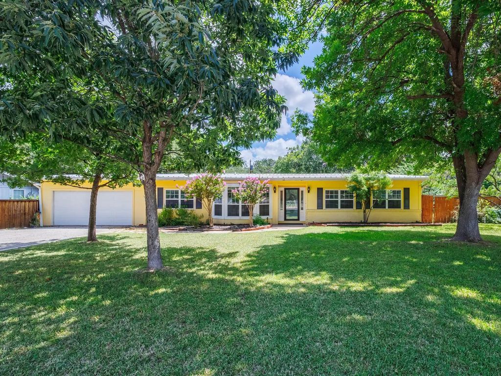 4002 Austin Avenue, Brownwood