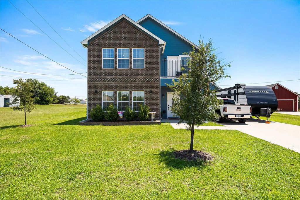 220 Swan Parkway, East Tawakoni