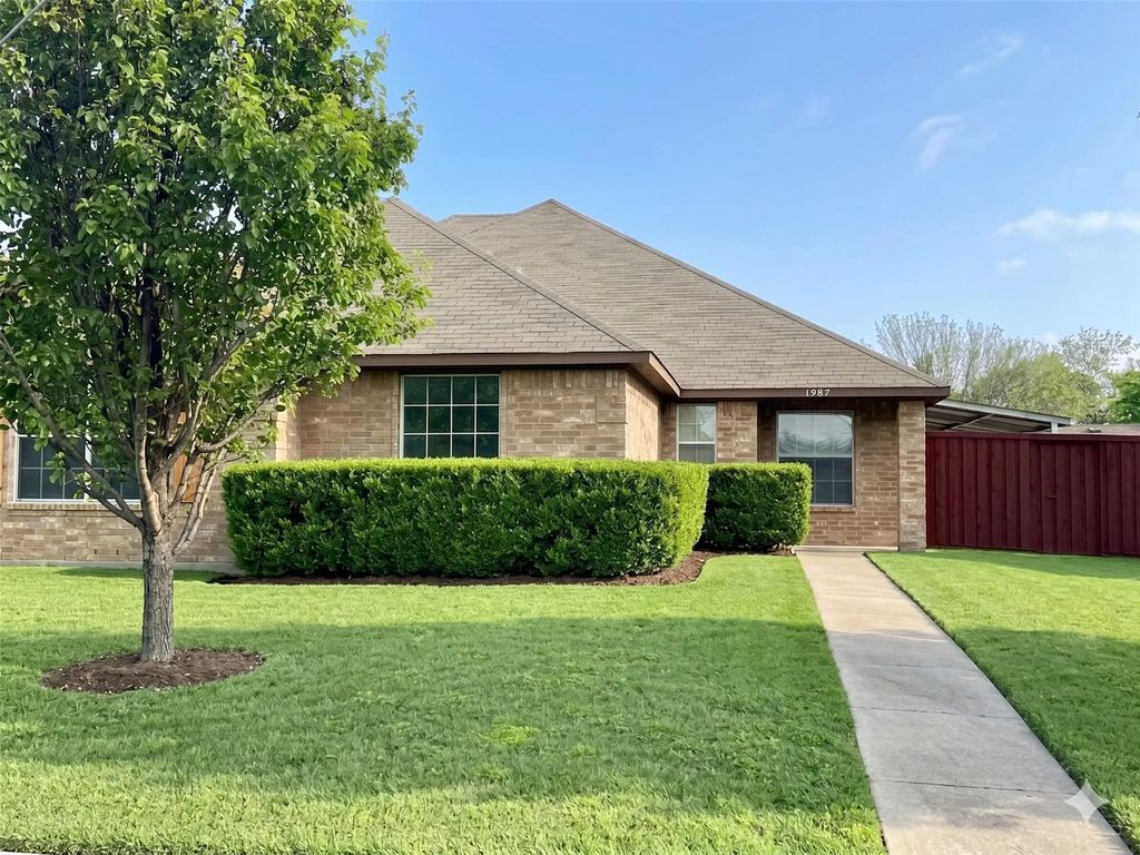 1987 Castle Drive, Garland